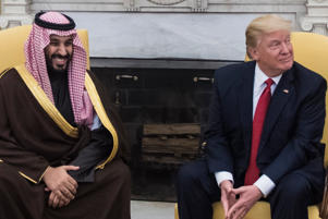 Le président Donald Trump rencontre le prince héritier saoudien Mohammed bin Salman bin dans le bureau ovale de la Maison Blanche le mardi 14 mars 2017.