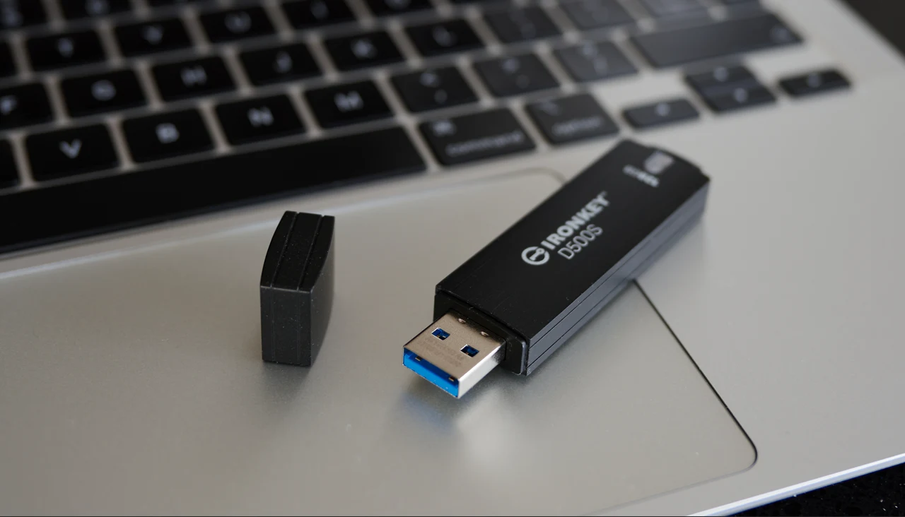 IronKey D500 encrypted USB flash drive