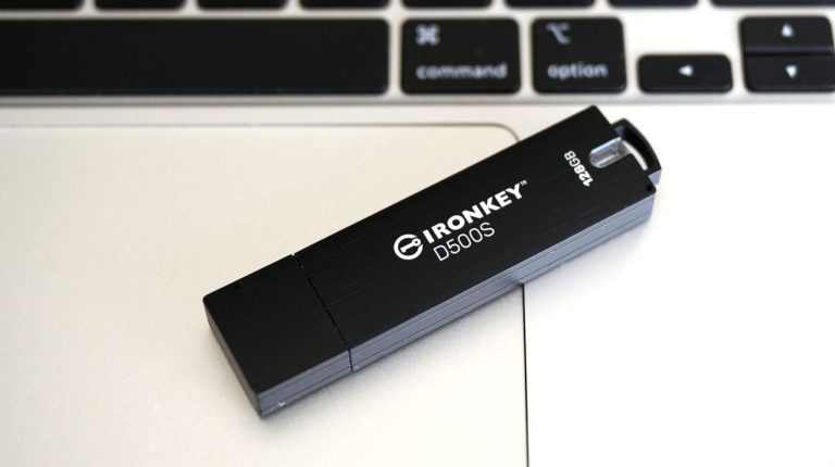 Kingston IronKey D500 hardware encrypted USB flash drive review