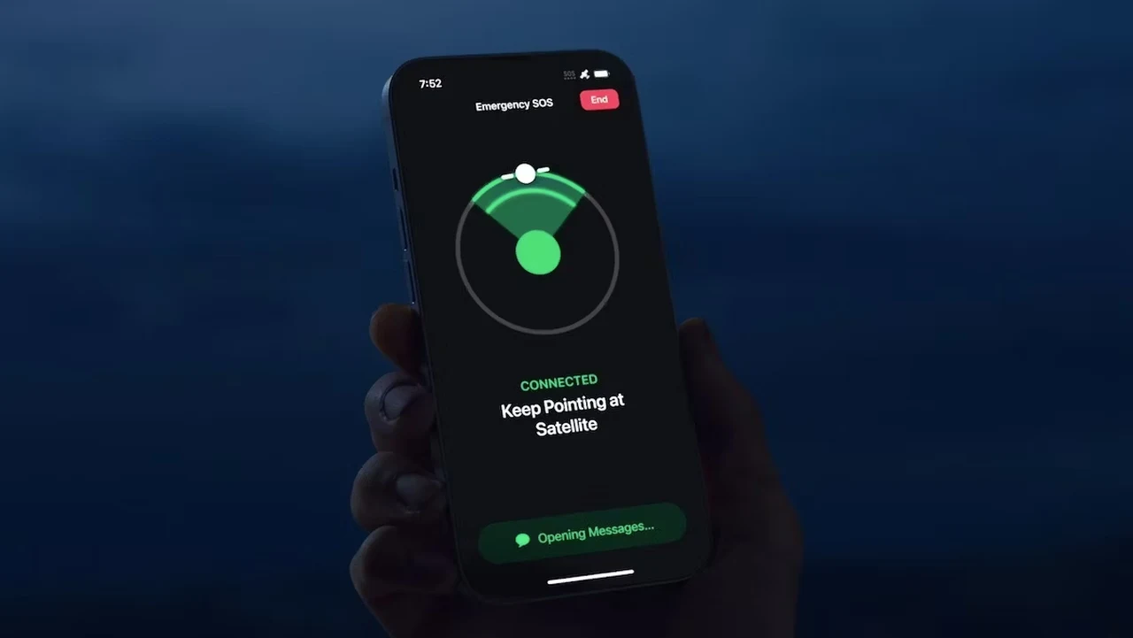 Apple Emergency SOS via satellite 2023