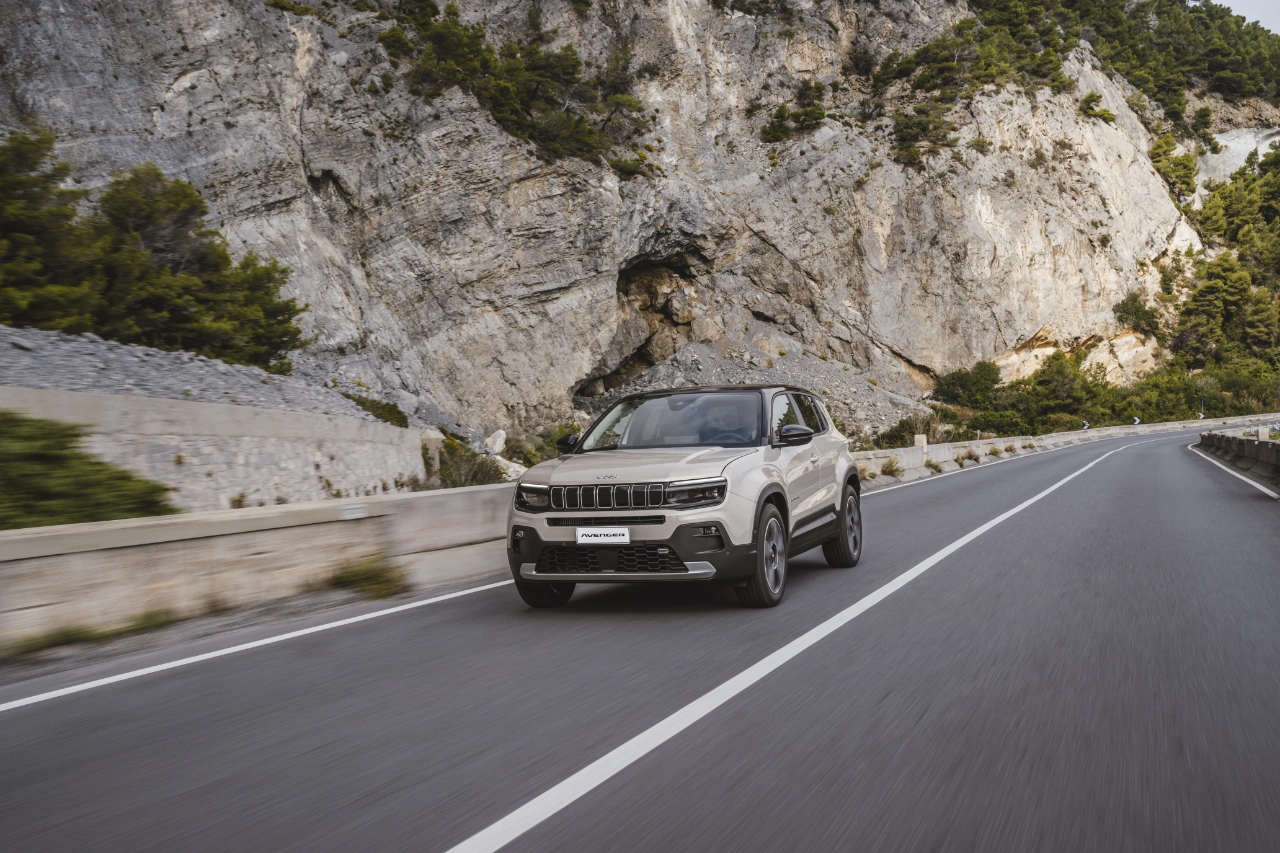 Jeep Avenger e-Hybrid 