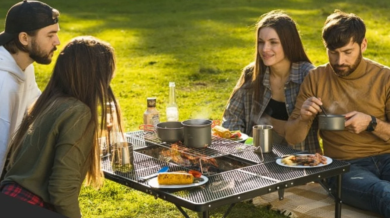 AroundFire portable grill table