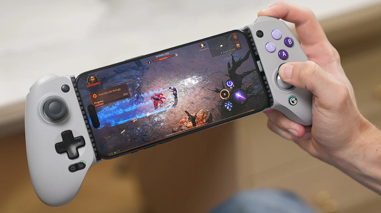 G8 Galileo mobile gaming controller