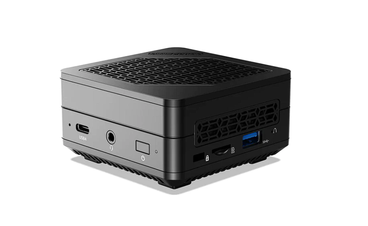 Minisforum EM780 Ryzen 7840U mini PC