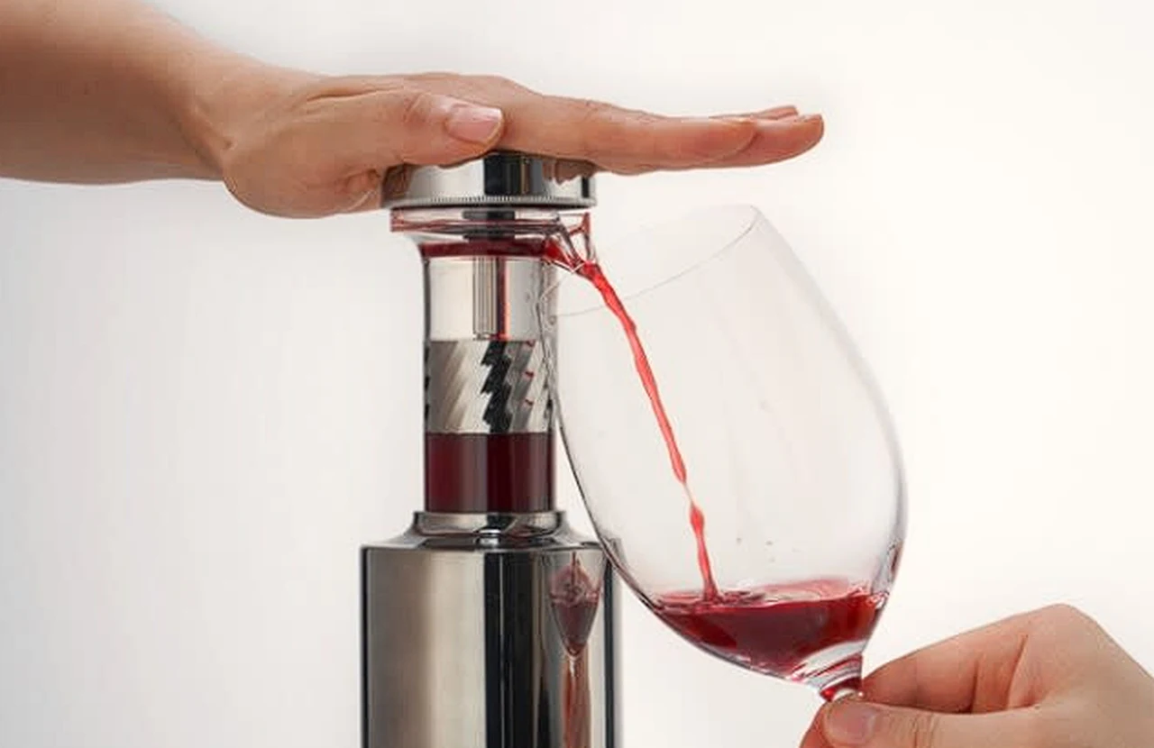 innovative vacuum seal carafe keeps your wine fresh